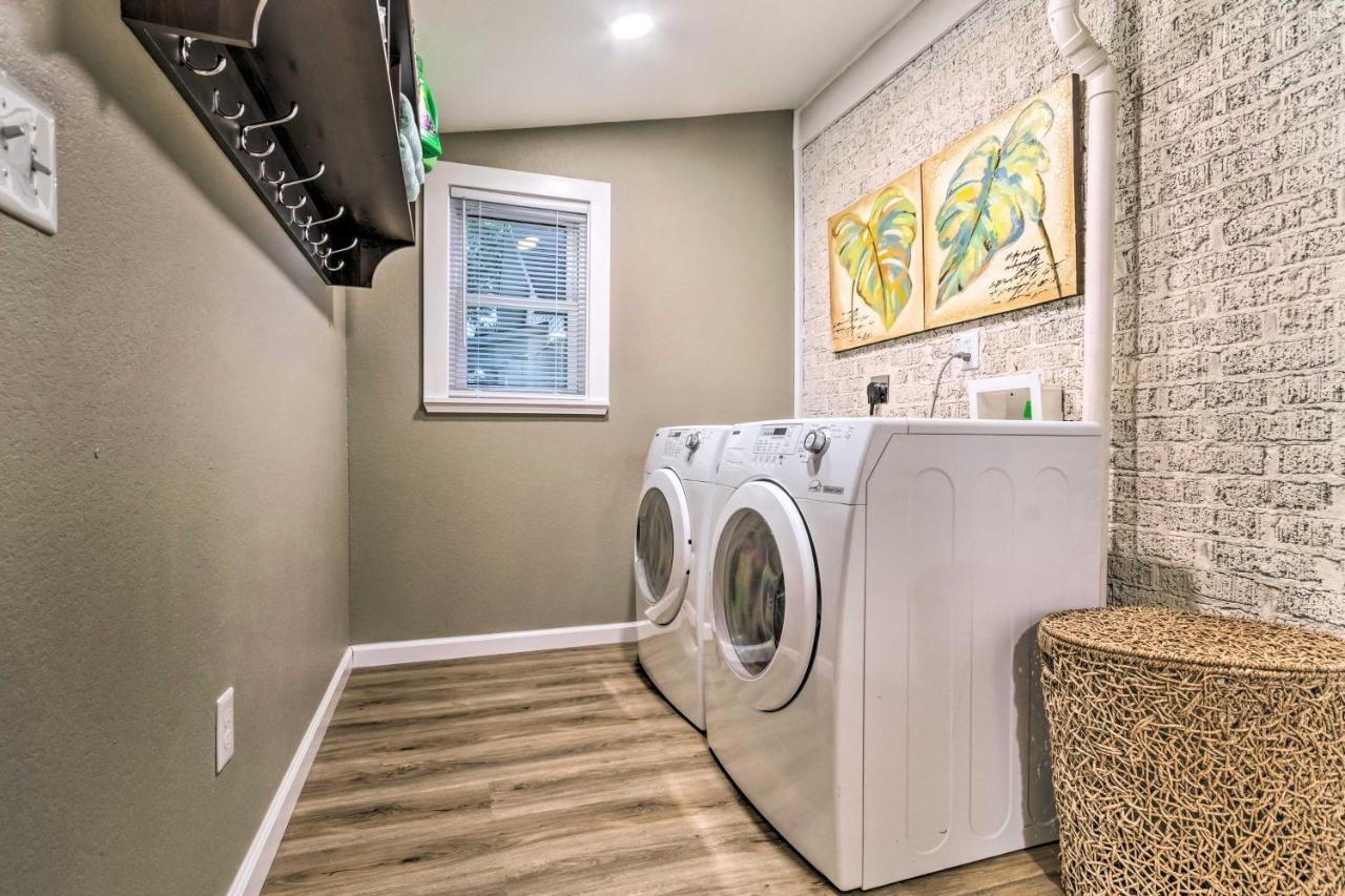 Remodeled Downtown Hot Springs Home With Porch Exterior photo