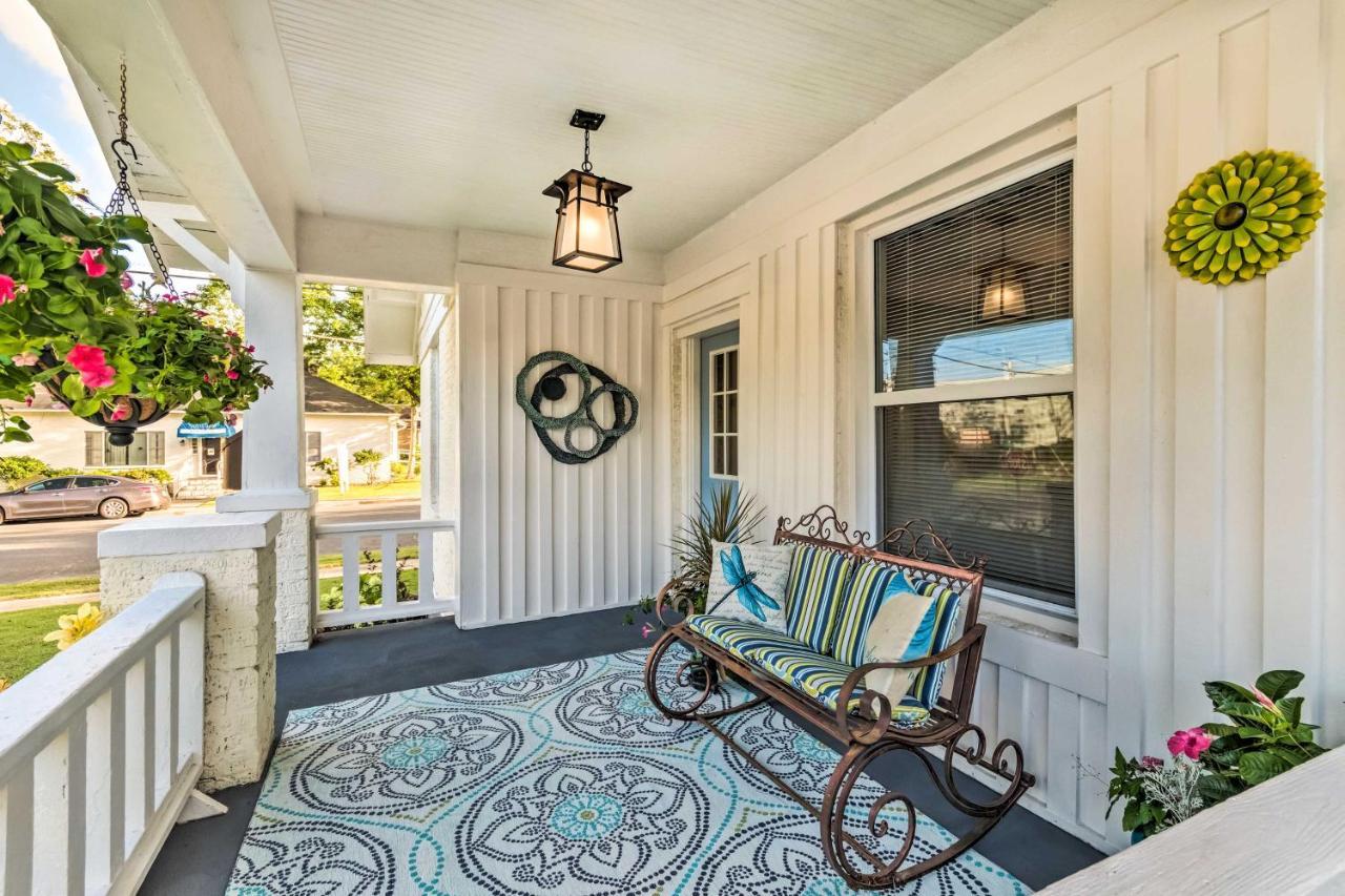 Remodeled Downtown Hot Springs Home With Porch Exterior photo